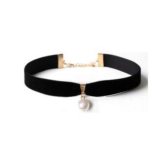 velvet pearl choker