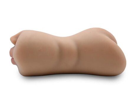 sela vagina and mouth
