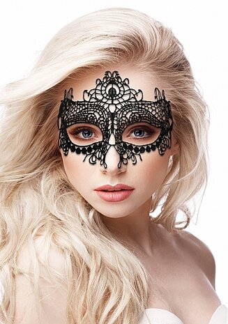 Black Lace Mask Queen