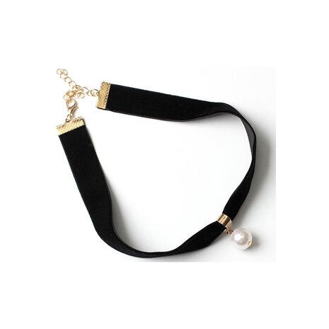 velvet pearl choker